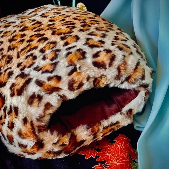 ♥️ Vintage Animal Print Fur Muff and Pillbox Hat - Picture 8 of 16